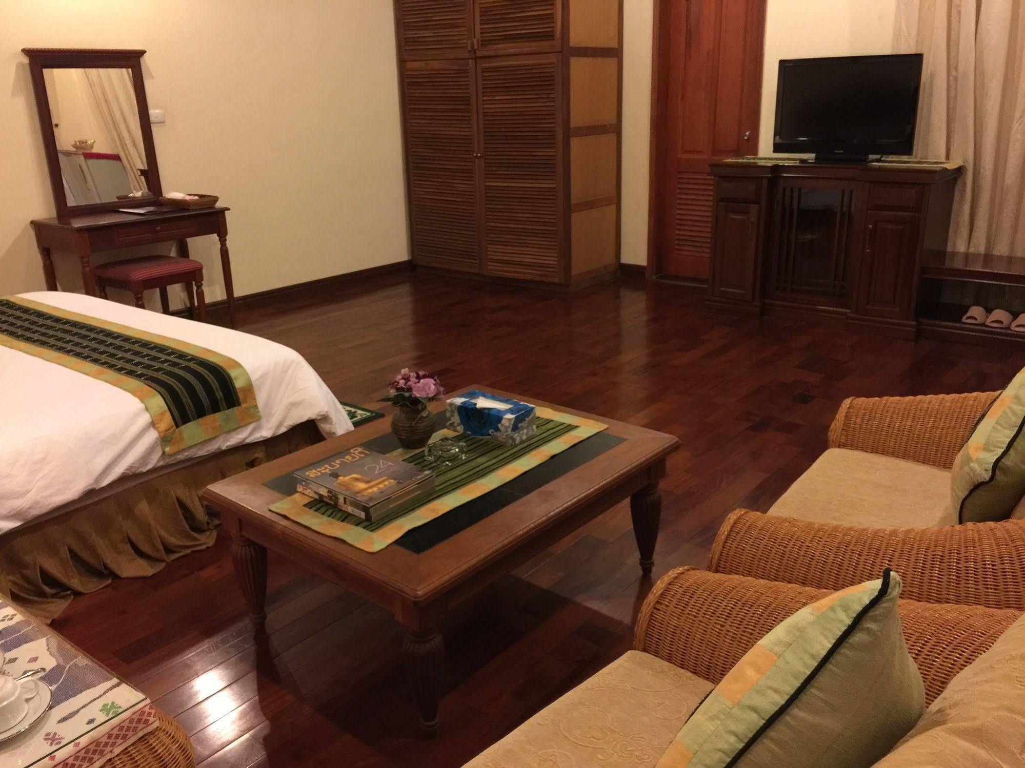 Champasak Palace Hotel Paksze Kültér fotó