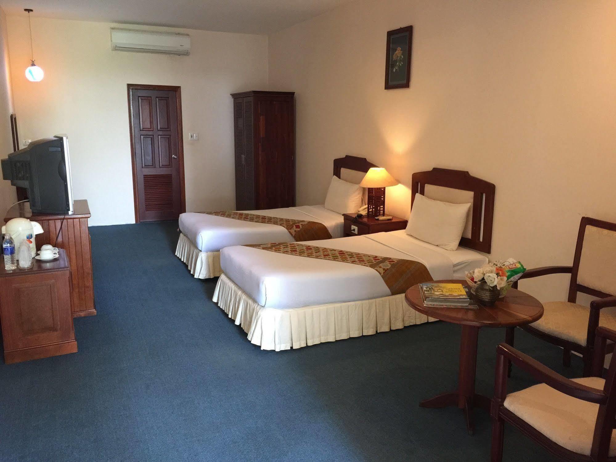 Champasak Palace Hotel Paksze Kültér fotó